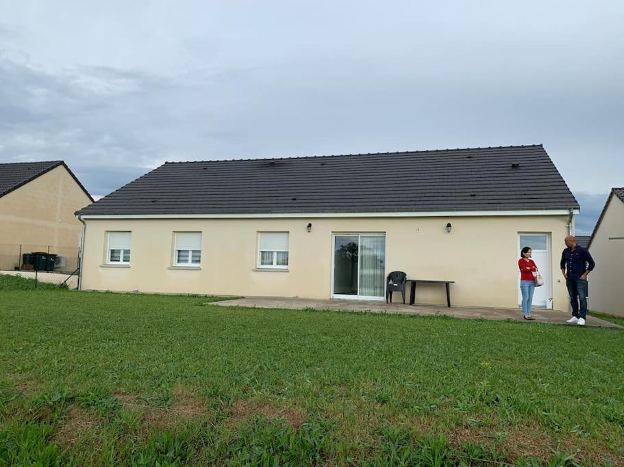 הוילה נבר Une Maison Equipee Et Simple. מראה חיצוני תמונה