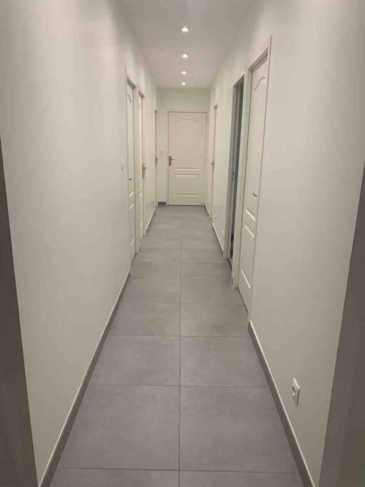 הוילה נבר Une Maison Equipee Et Simple. מראה חיצוני תמונה
